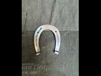 Potcoavă pentru poartă