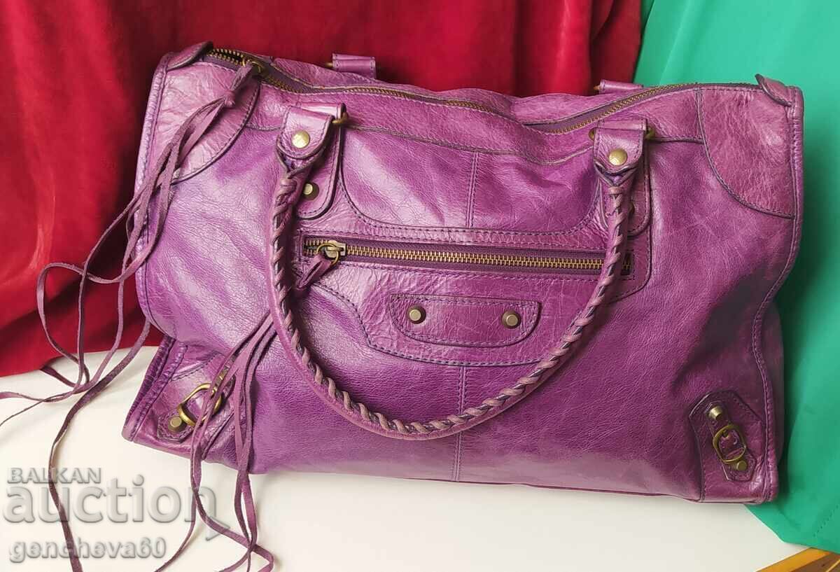 Geantă originală de damă BELENCIAGA PARIS cu preț € 200.00 | 391.17 BGN