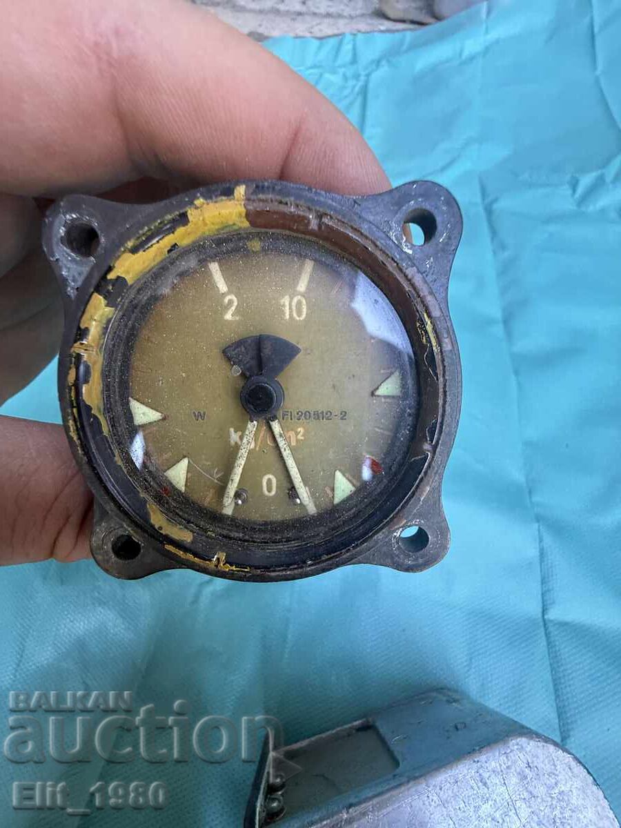 Delivery of Soviet Airplane Clock