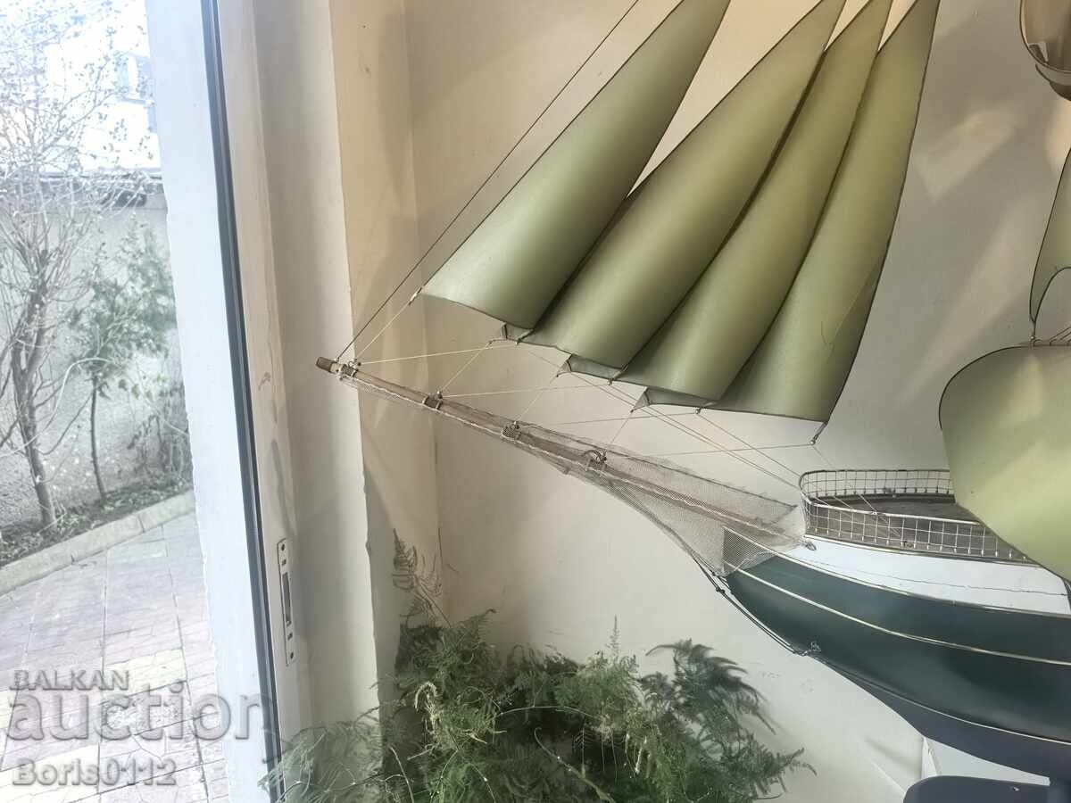 Livrarea MODEL DE NAVĂ