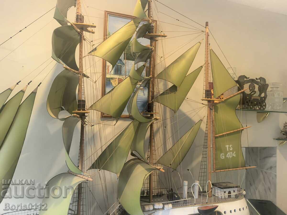 MODEL DE NAVĂ - 5