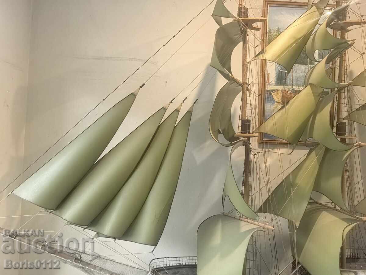 MODEL DE NAVĂ - 6