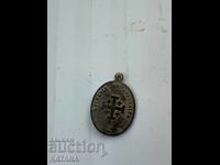 Medalion, Religie