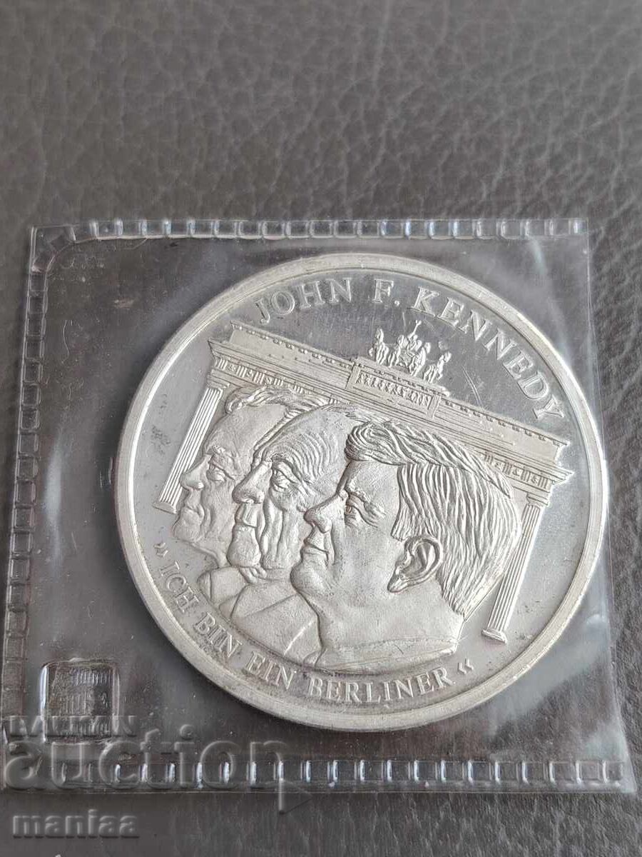 Δείγμα ασημένιας πλάκας 999/1000 με τιμή € 120.00 | 234.70 BGN