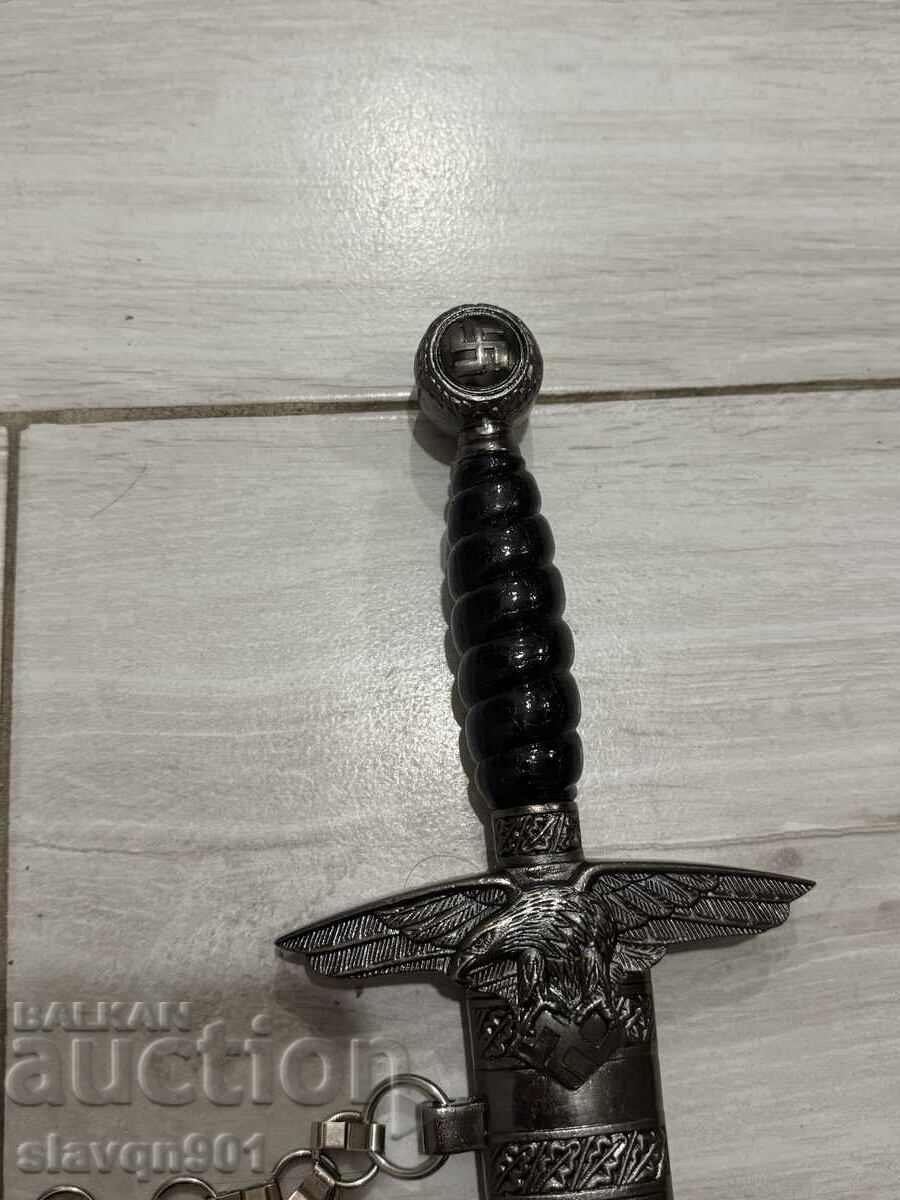 Livrarea Pumnal de ofițer al celui de-al Treilea Reich, reproducere
