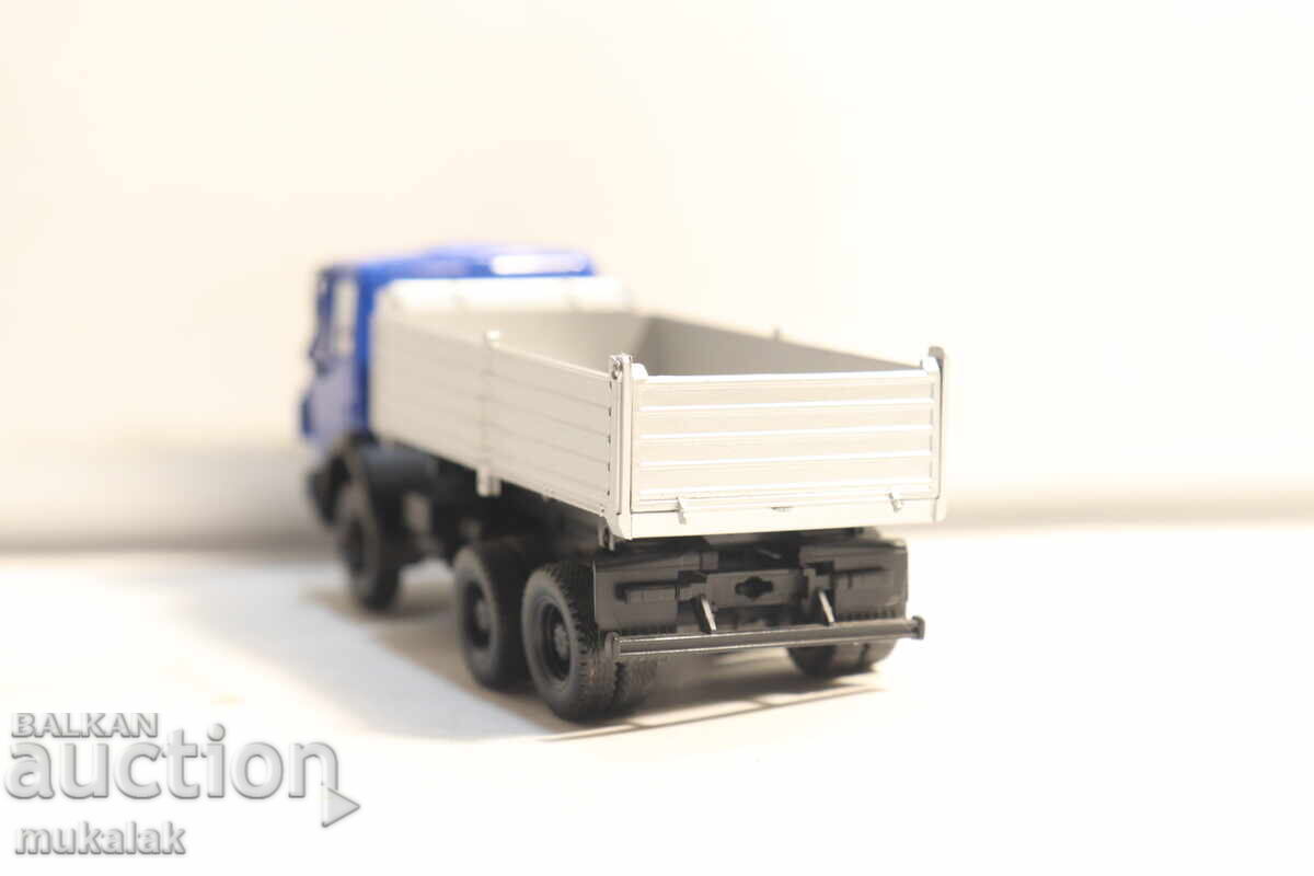 Delivery of HERPA HO 1/87 MERCEDES DUMP TRUCK MODEL TOY