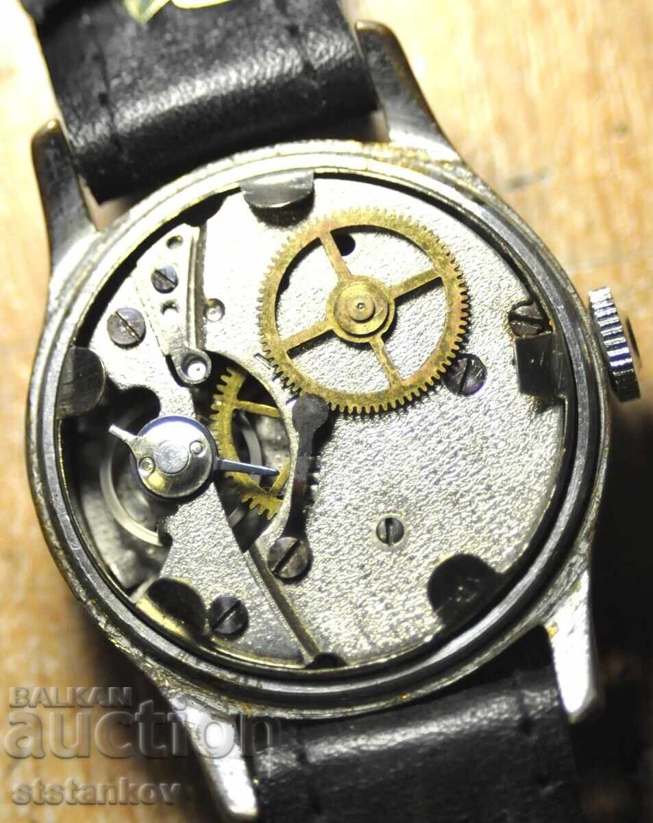 Ceas Ruhla UMF 52-32 / M44 German / Era DDR / aprox. 1950 cu preț € 63.00 | 123.22 BGN