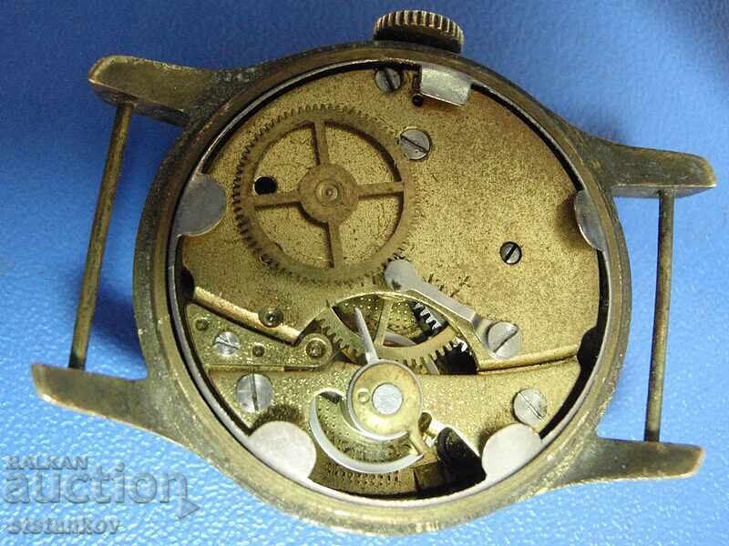 Ruhla UMF 52-32 / M44 German / Era DDR / Ceas din jurul anului 1951 cu preț € 63.00 | 123.22 BGN