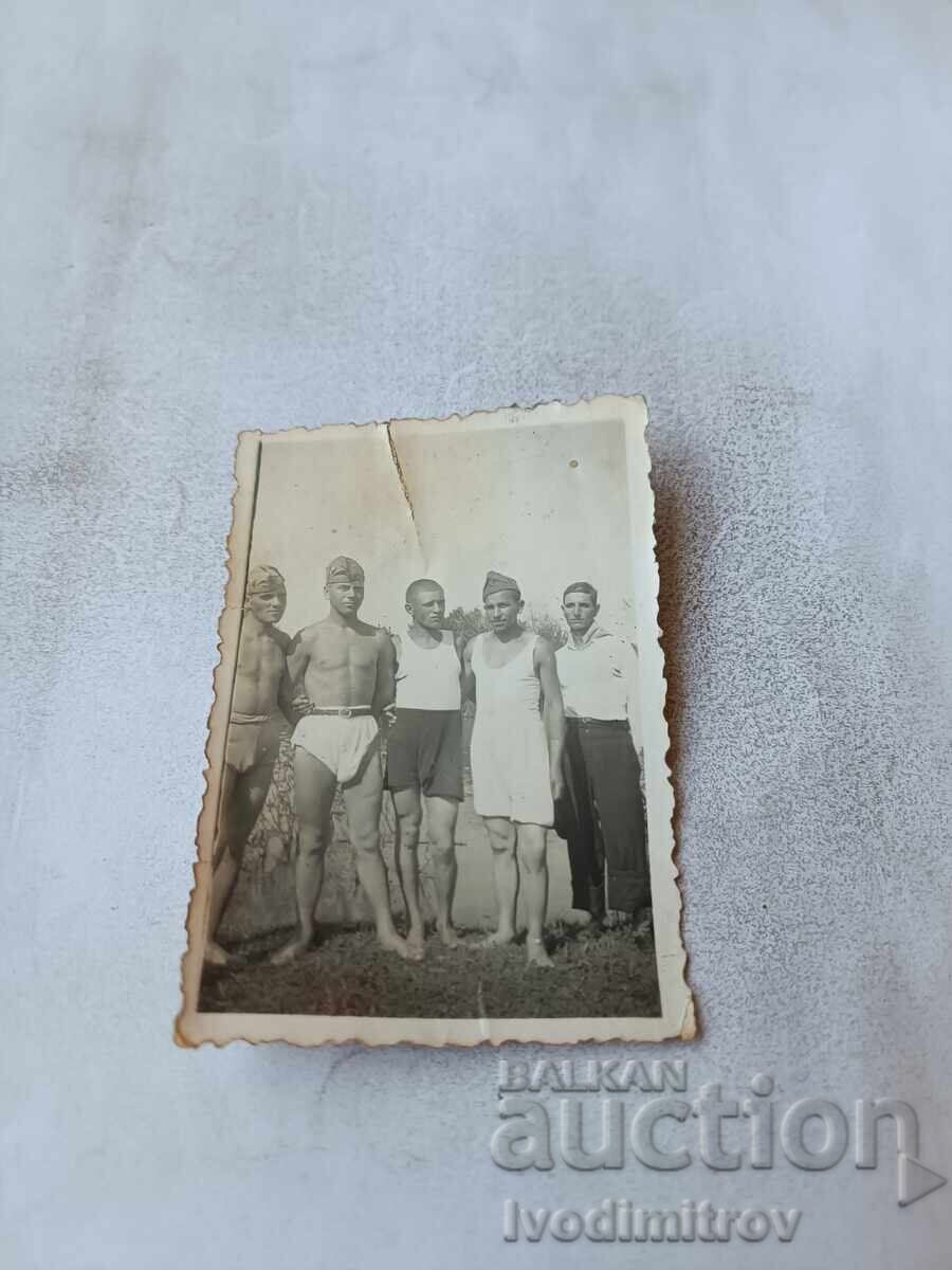 Photo Shtip Soldiers in shorts