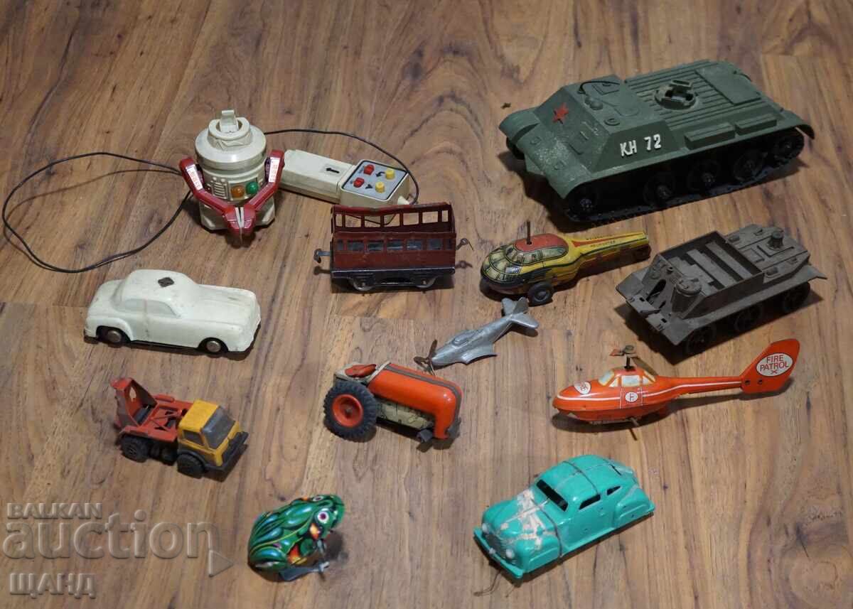 12 jucării vechi din metal pentru piese robot, tanc, avion, tractor