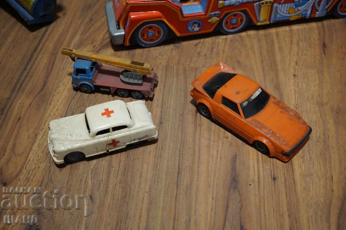 Auction  Lot of vintage metal toys for parts fire truck, cars, roller, truck