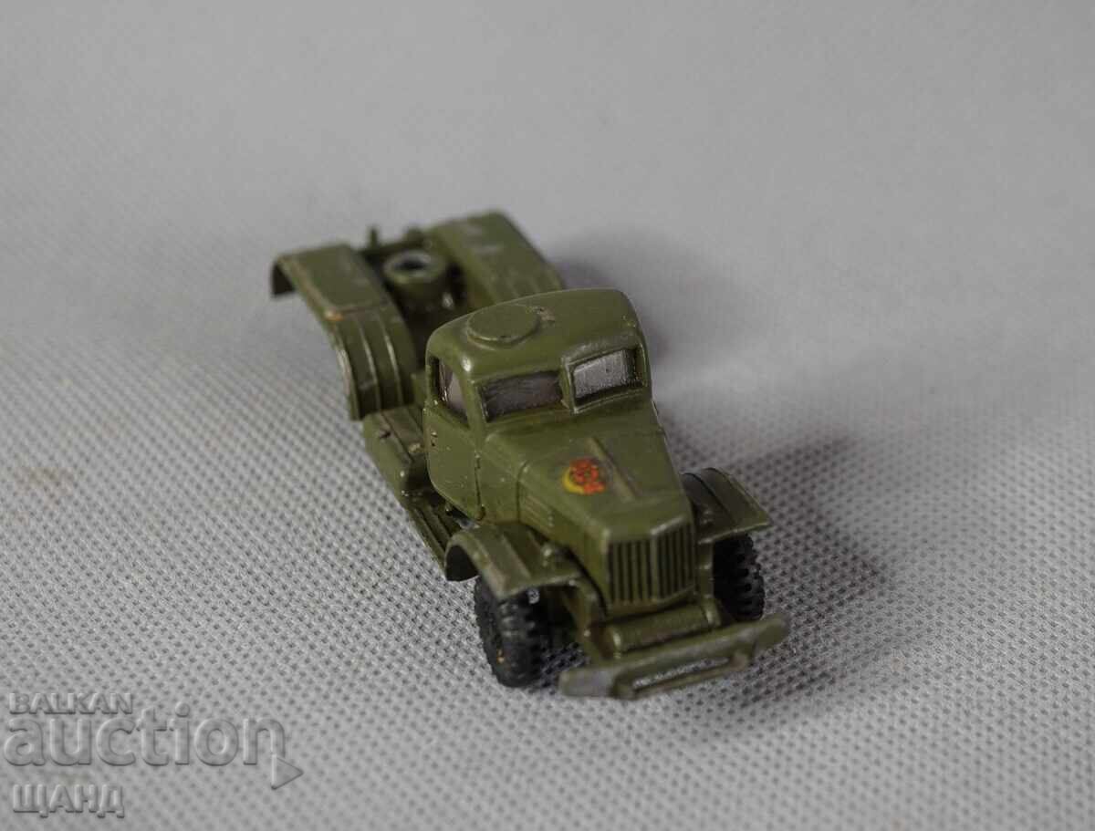 Licitație Jucărie veche din metal, model camion militar