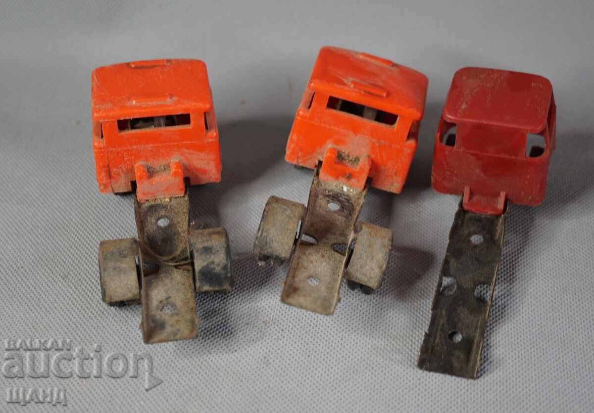 Delivery of IFA Stara plastic toy truck model lot of 3 pcs