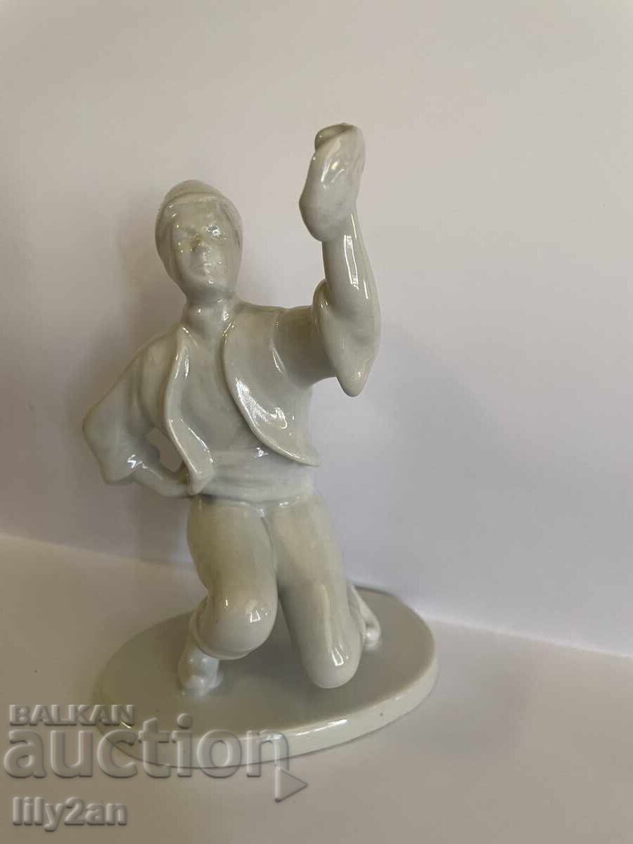 Figurină rară din porțelan bulgăresc