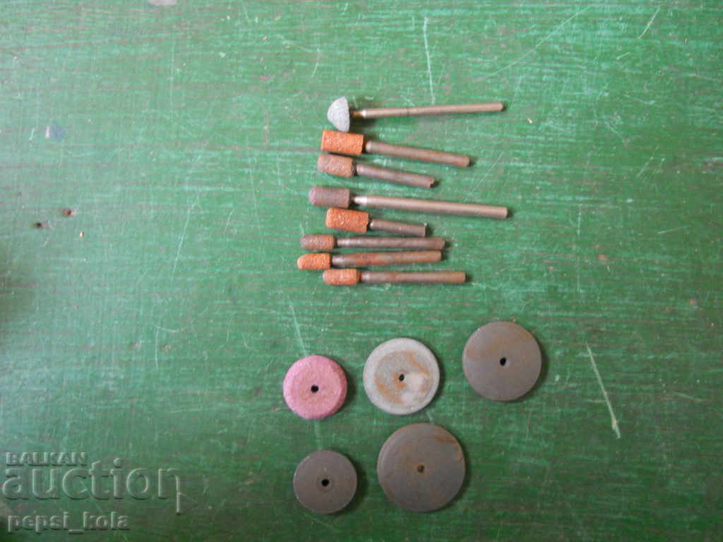 Sandpaper for hand sander