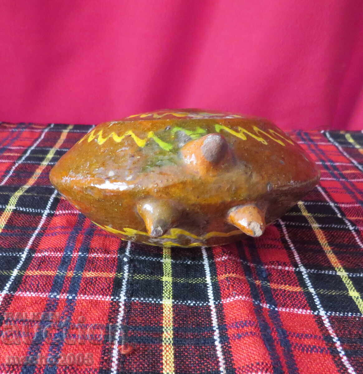 Auction  CERAMIC PINTA PAVUR DISH
