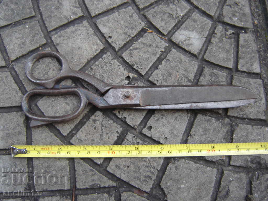 FOARFECĂ VECHE MARE cu preț € 12.00 | 23.47 BGN