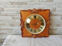 Παλιό ρωσικό ρολόι τοίχου - VESNA - 1970
