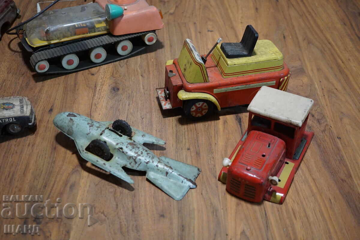 PARTIDA STARI METALNI IGRACHKI ZA CHASTI KOLA, Lunokhod, Traktor με τιμή € 4.50 | 8.80 BGN