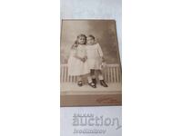 Fotografie Două fetițe cu rochițe albe Carton