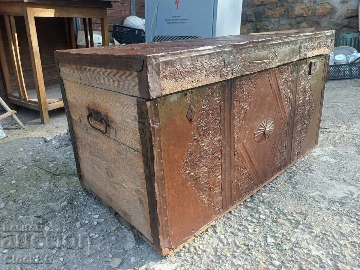 Δημοπρασία Παλιό ξύλινο μπαούλο