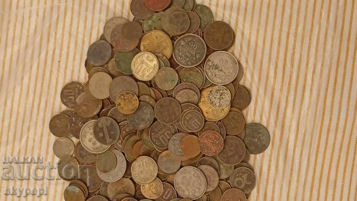 Δημοπρασία 330 τεμάχια βουλγαρικά στοτίνκι από την εποχή της βασιλείας και του σοσιαλισμού