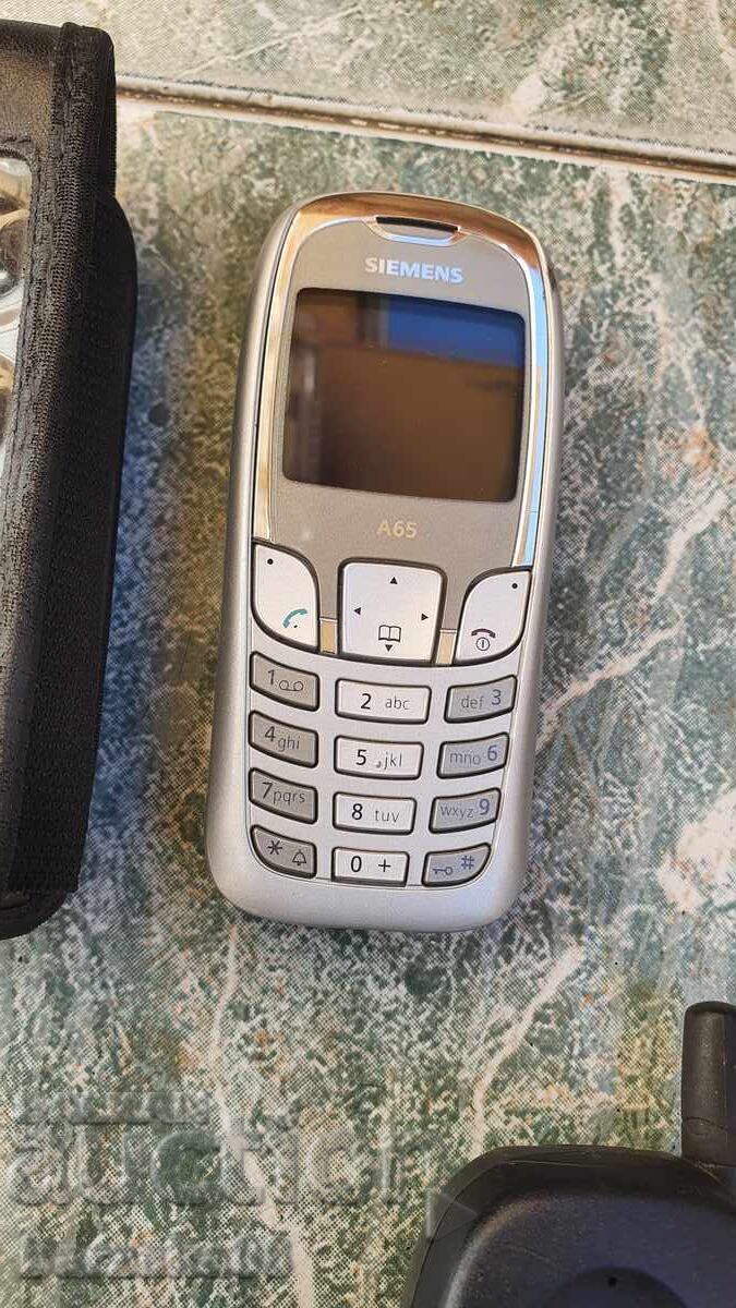 Παλιό τηλέφωνο Nokia και 3 τεμάχια Siemens με τιμή € 18.00 | 35.21 BGN