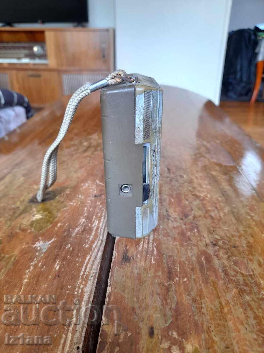 Delivery of Vintage radio, Philips D4056 radio receiver