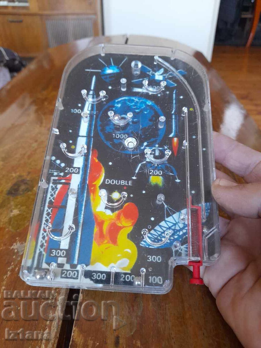 An old children's pinball game with price € 21.00 | 41.07 BGN