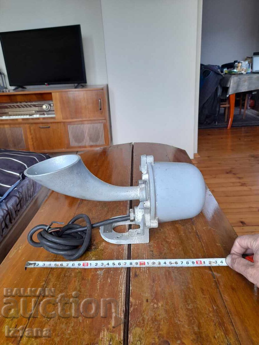 Licitație Sirenă veche
