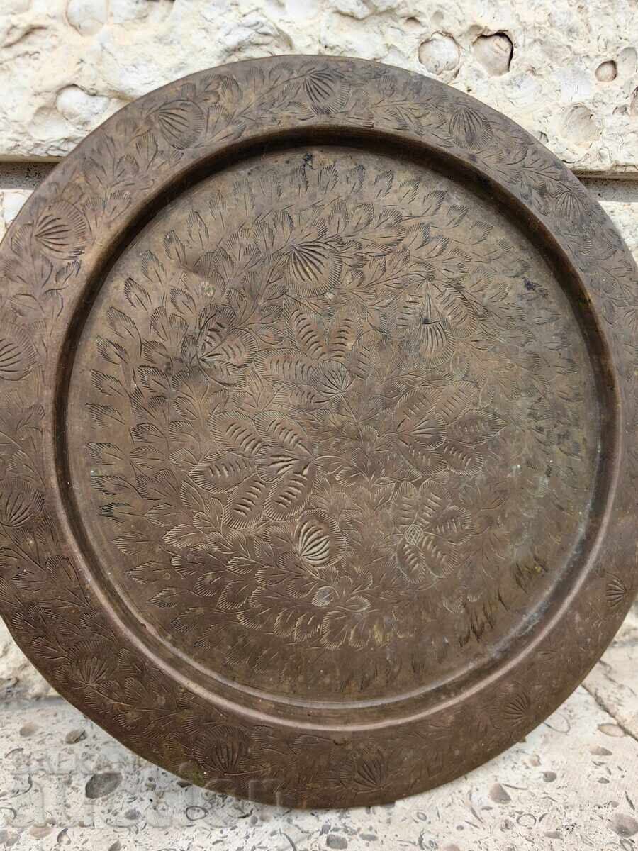 VECHE FARFURIE MASIVĂ DIN METAL CU ELEMENTE FLORALE - 5 VECHE FARFURIE MASIVĂ DIN METAL CU ELEMENTE FLORALE - 5