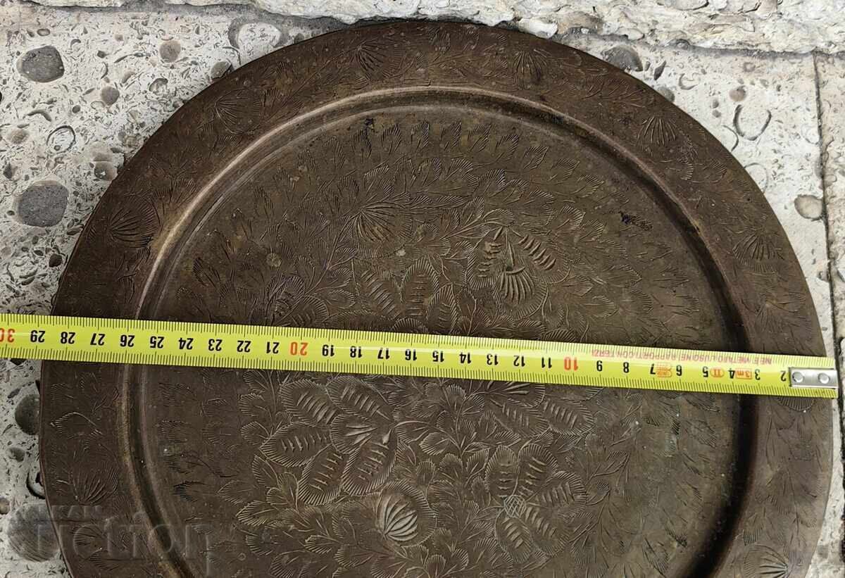 VECHE FARFURIE MASIVĂ DIN METAL CU ELEMENTE FLORALE - 6 VECHE FARFURIE MASIVĂ DIN METAL CU ELEMENTE FLORALE - 6