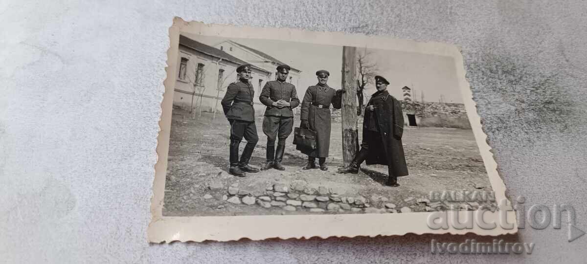 Fotografie Skopje Patru ofițeri