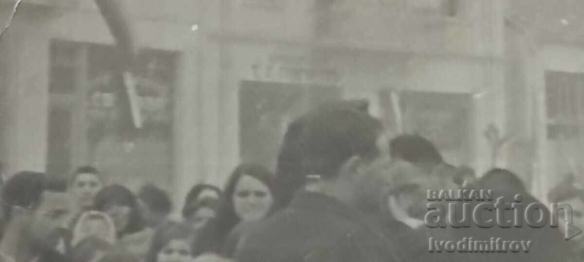 Fotografie ceremonie oficială pe stradă cu preț € 1.24 | 2.43 BGN