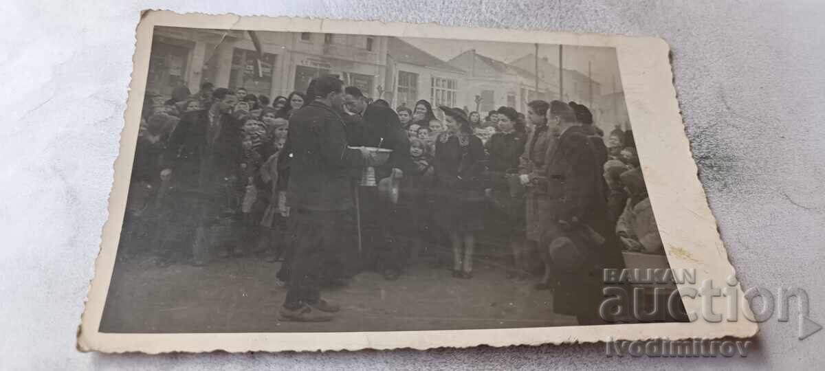 Fotografie ceremonie oficială pe stradă
