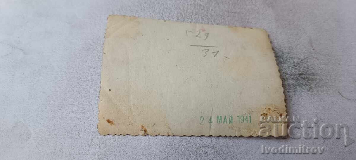 Снимка Ученички на манифестация за 24 Май 1941 с цена € 1.74 | 3.40 лв.