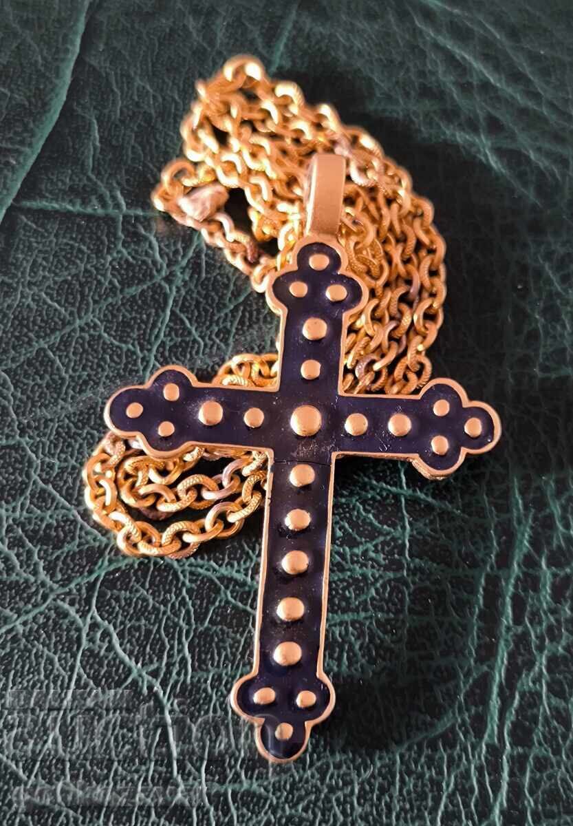 Colier vintage cu două fețe, cruce emailată, culoare aurie cu preț € 9.00 | 17.60 BGN
