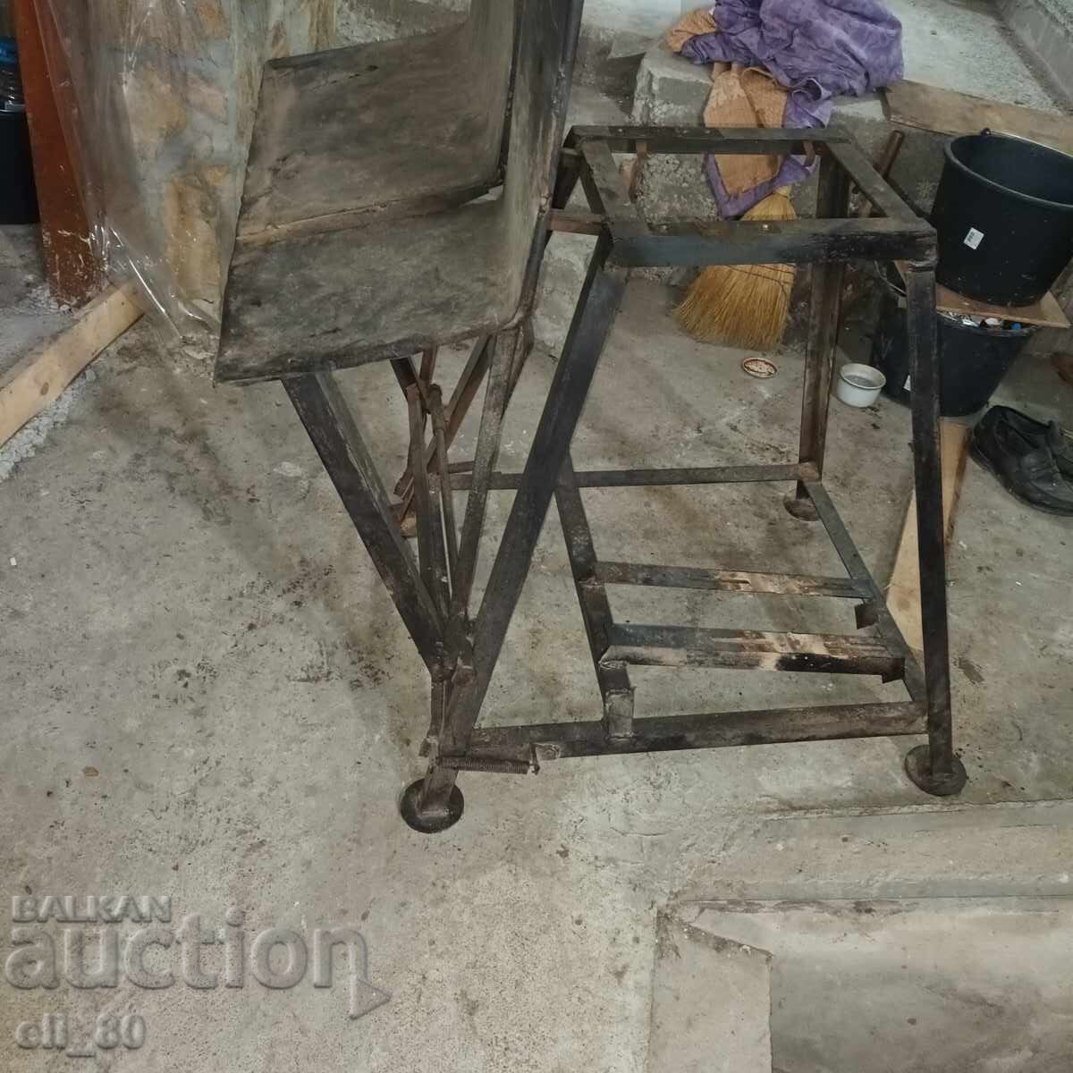 Structură metalică pentru circular cu preț € 35.00 | 68.45 BGN