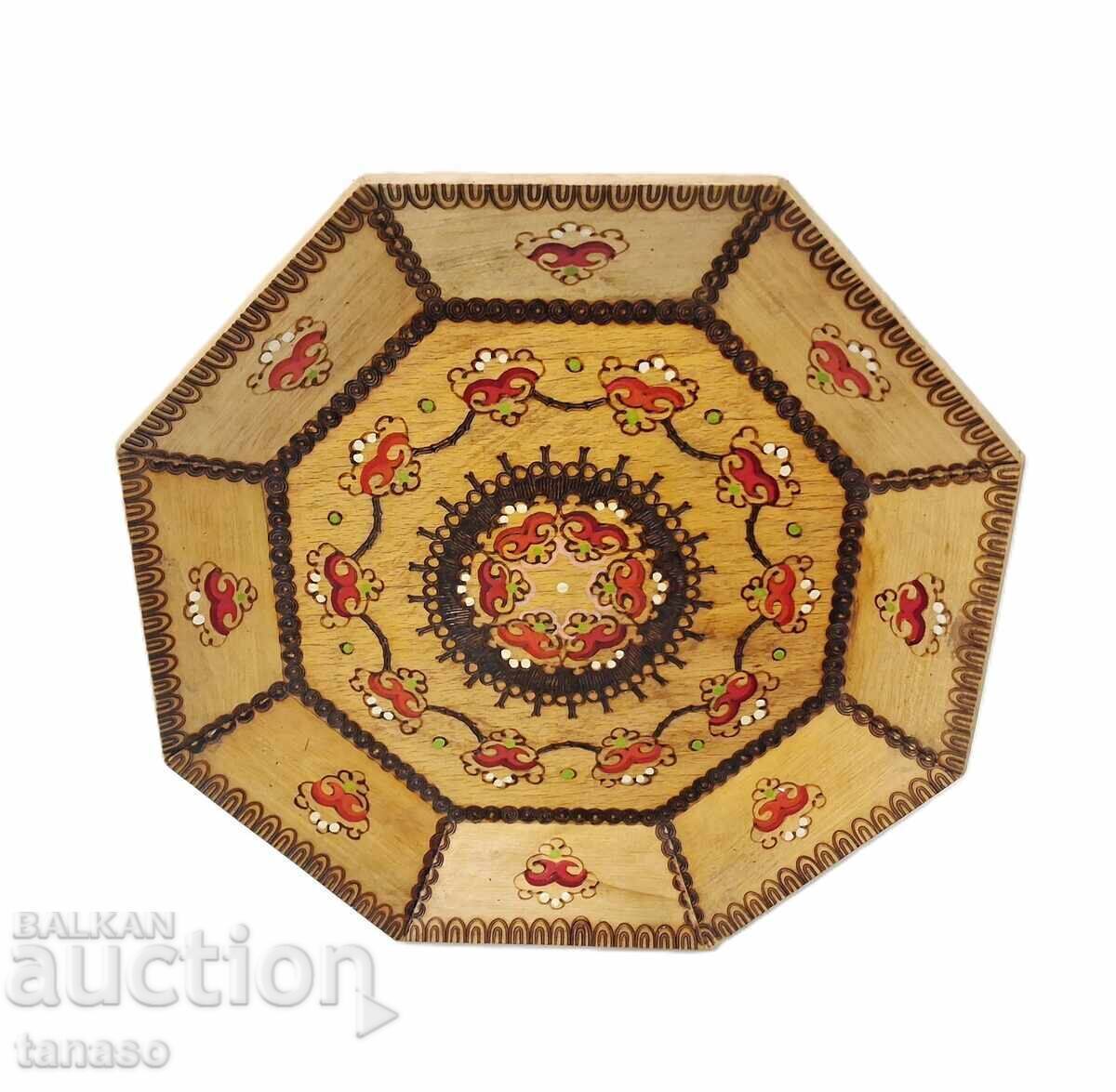 Auction  Hand-painted and pyrographied wooden backgammon board–30 cm (5.3)