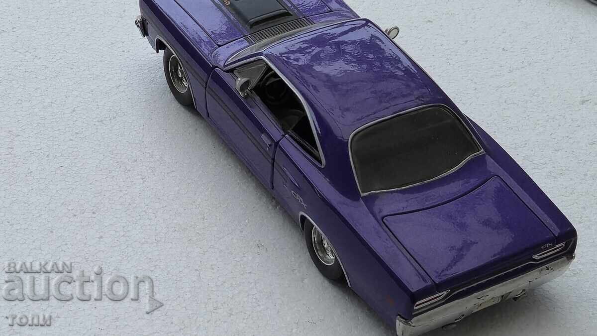 Delivery of 1970 PLYMOUTH GTX MAISTO MADE IN CHINA 20cm