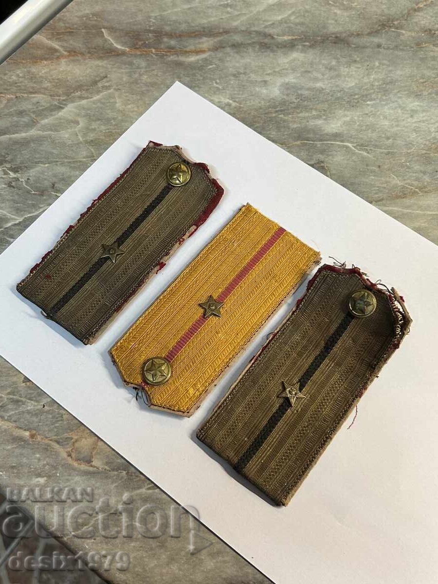 Livrarea Lot de epoleți vechi