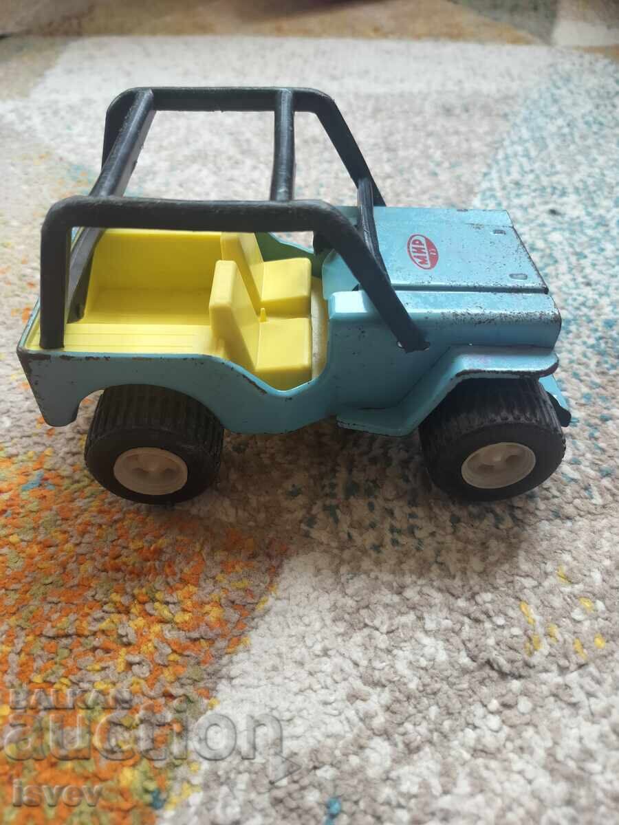 Veche jucărie socialistă din tablă, jeep cu preț € 9.00 | 17.60 BGN