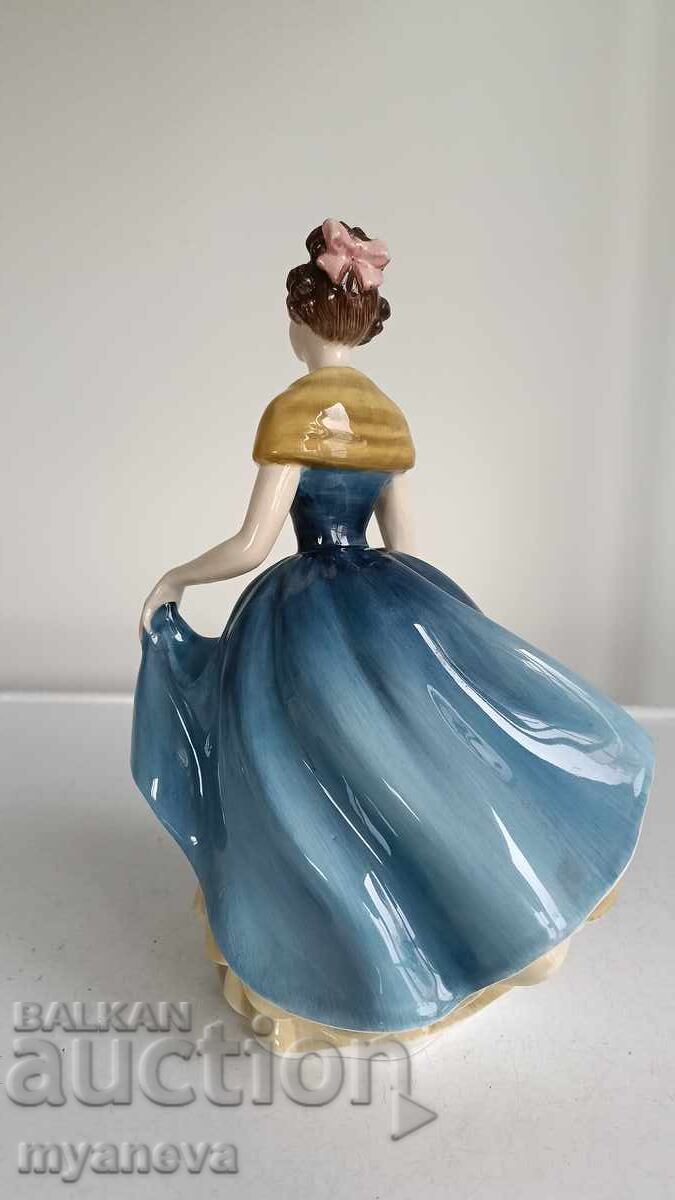 Auction  Royal Doulton, "Melanie", porcelain figurine