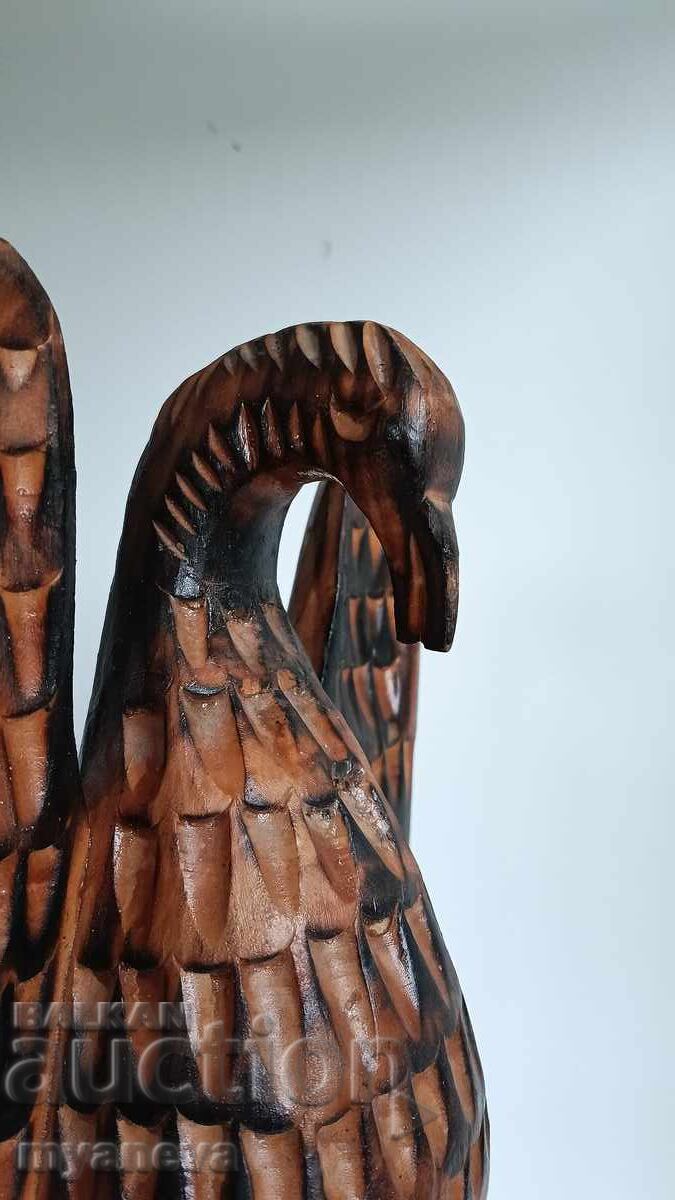 Livrarea Vultur cu aripi desfăcute, sculptură veche în lemn, de autor