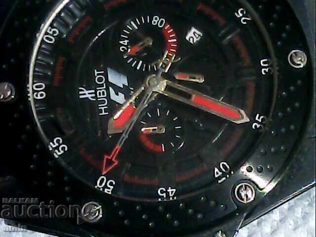 красив 4асовник  HUBLOT кварц работи первектно няма батри - 5