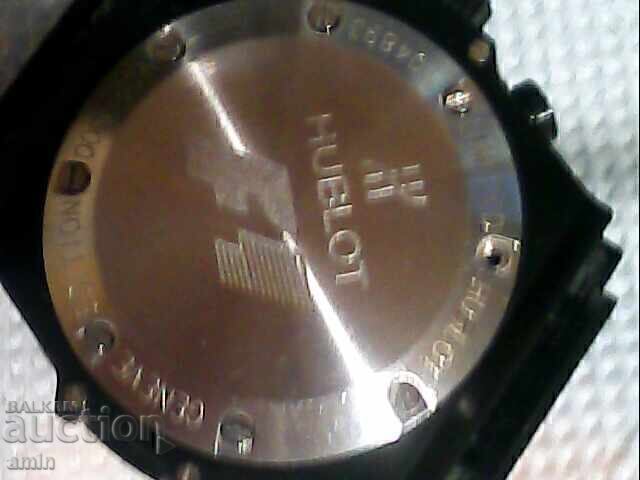 красив 4асовник  HUBLOT кварц работи первектно няма батри - 7