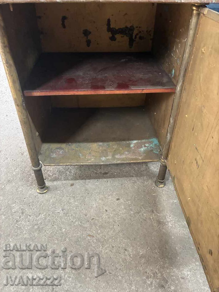 Vând dulăpior vechi - 7