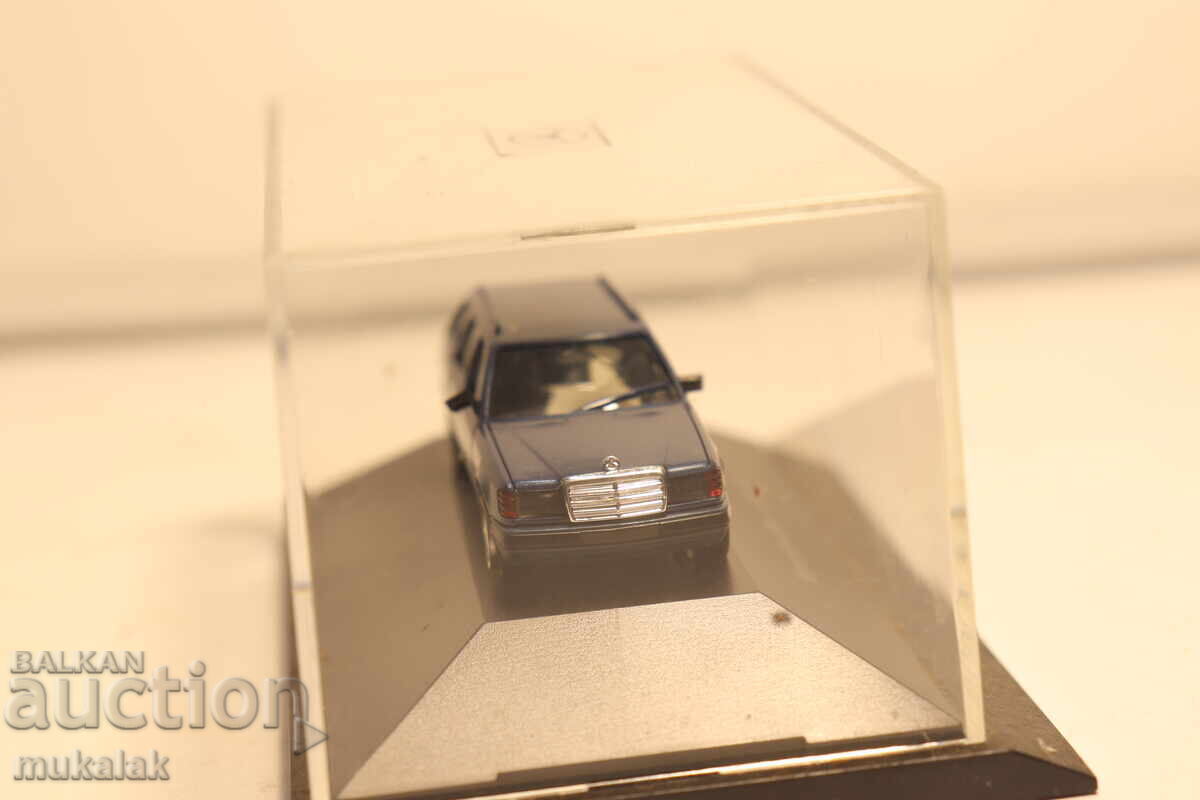 Licitație HERPA 1:87 H0 MERCEDES BENZ 124 320 TE MODEL MAȘINUȚĂ
