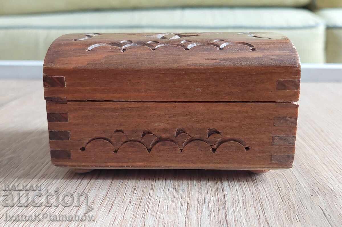 Livrarea Cutie din lemn retro pentru cunoscători Livrarea Cutie din lemn retro pentru cunoscători