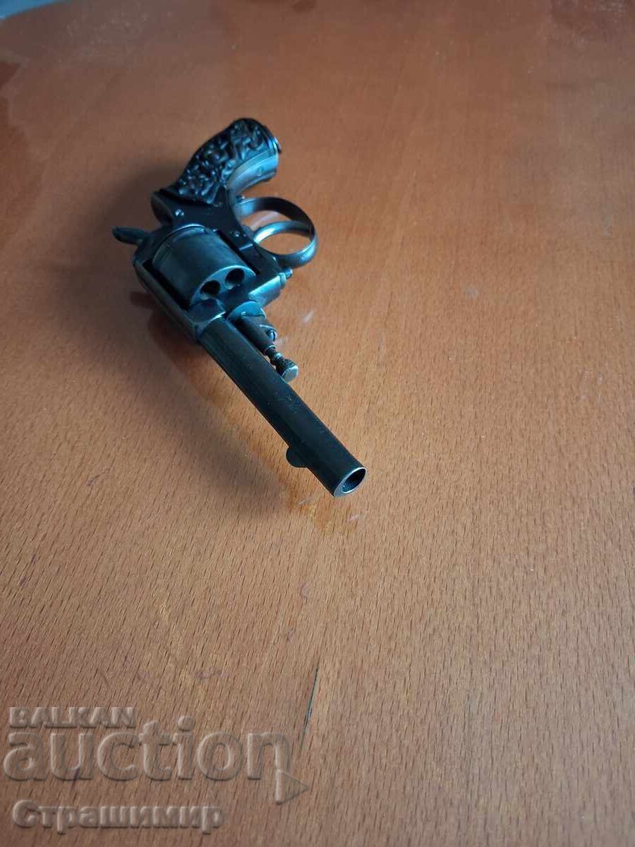 Delivery of Revolver